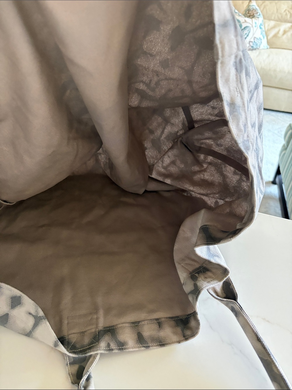 ALO Yoga Taupe and Gray Patterned Canvas Tote - Picture 3 of 3